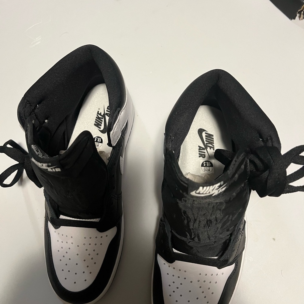 Brand New 1985 Air Jordan 1s Black & White Still In The Box. Like For A Deal!!! - Picture 3 of 16